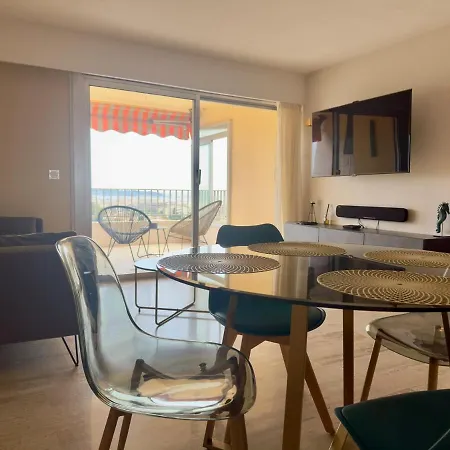 Sea View 4 People Terrace 60 M & Pool Apartmán *